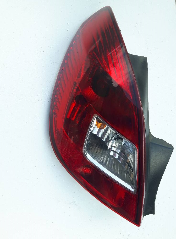 Opel Corsa D bal hátsó lámpa
